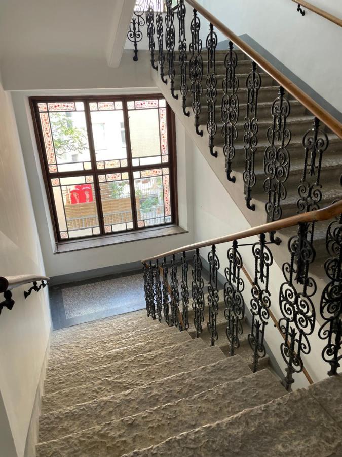 Cozy City Apartment Near City Center Wien Exteriör bild