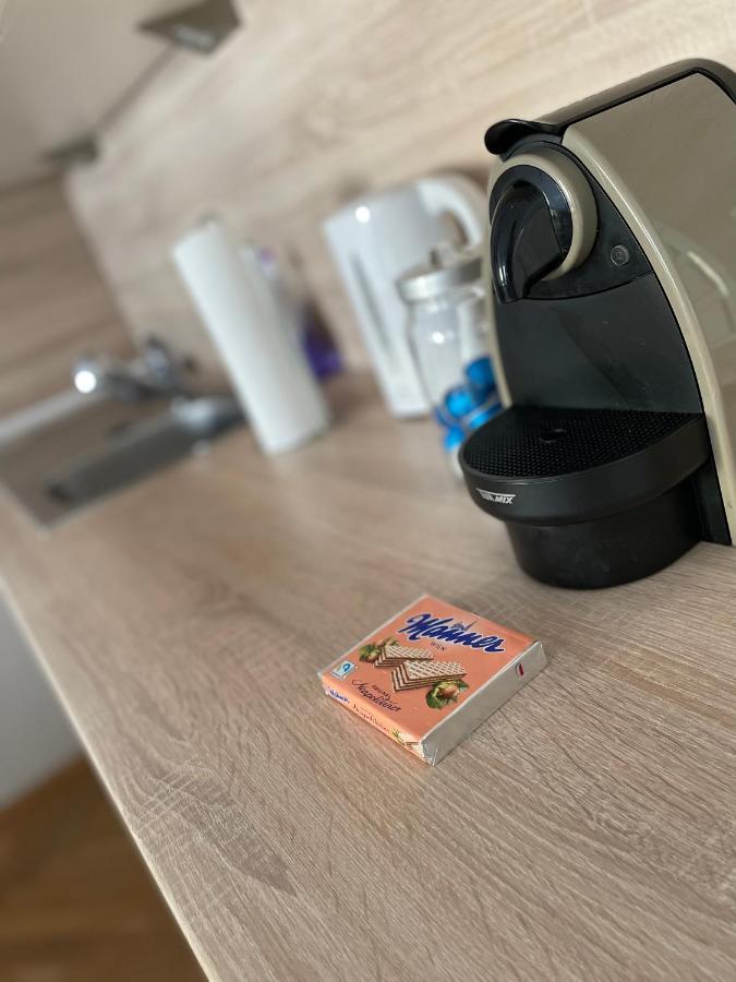 Cozy City Apartment Near City Center Wien Exteriör bild